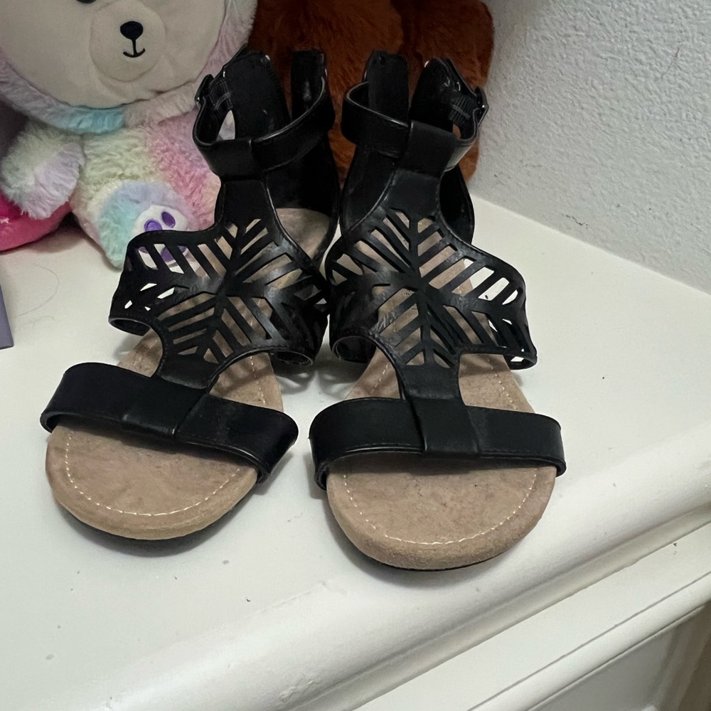 Black sandals